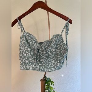 Flower strappy crop top.